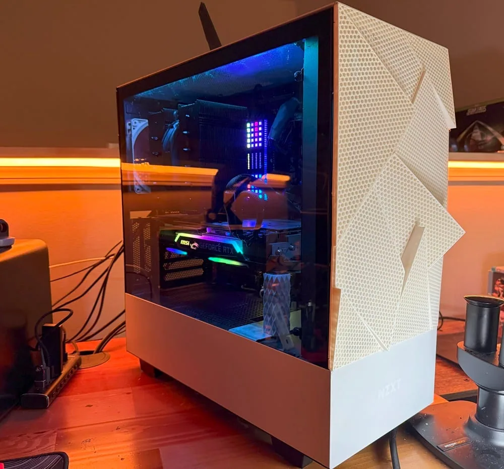 3D-printed low-poly mesh front panel installed on an NZXT H510 Elite PC case